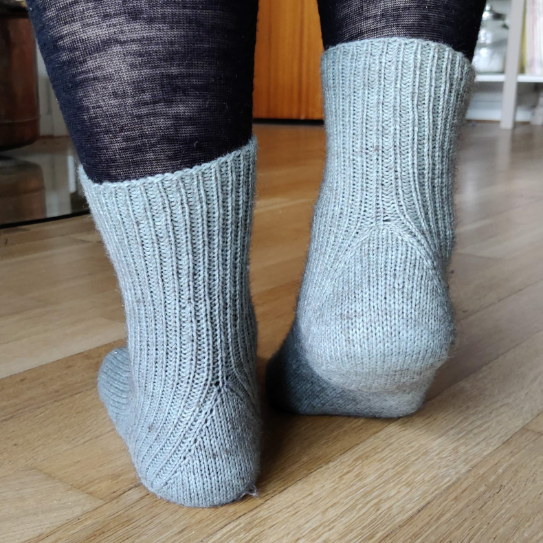 Socks with a triangular Heel