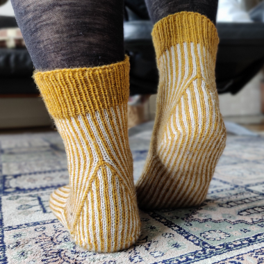 Knitting patterns in English